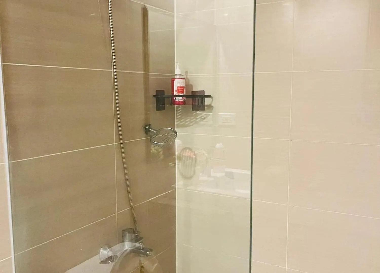 Bgc Simple Elegant 300Mbps Wifi,Pool,Netflix Lejlighed Manila