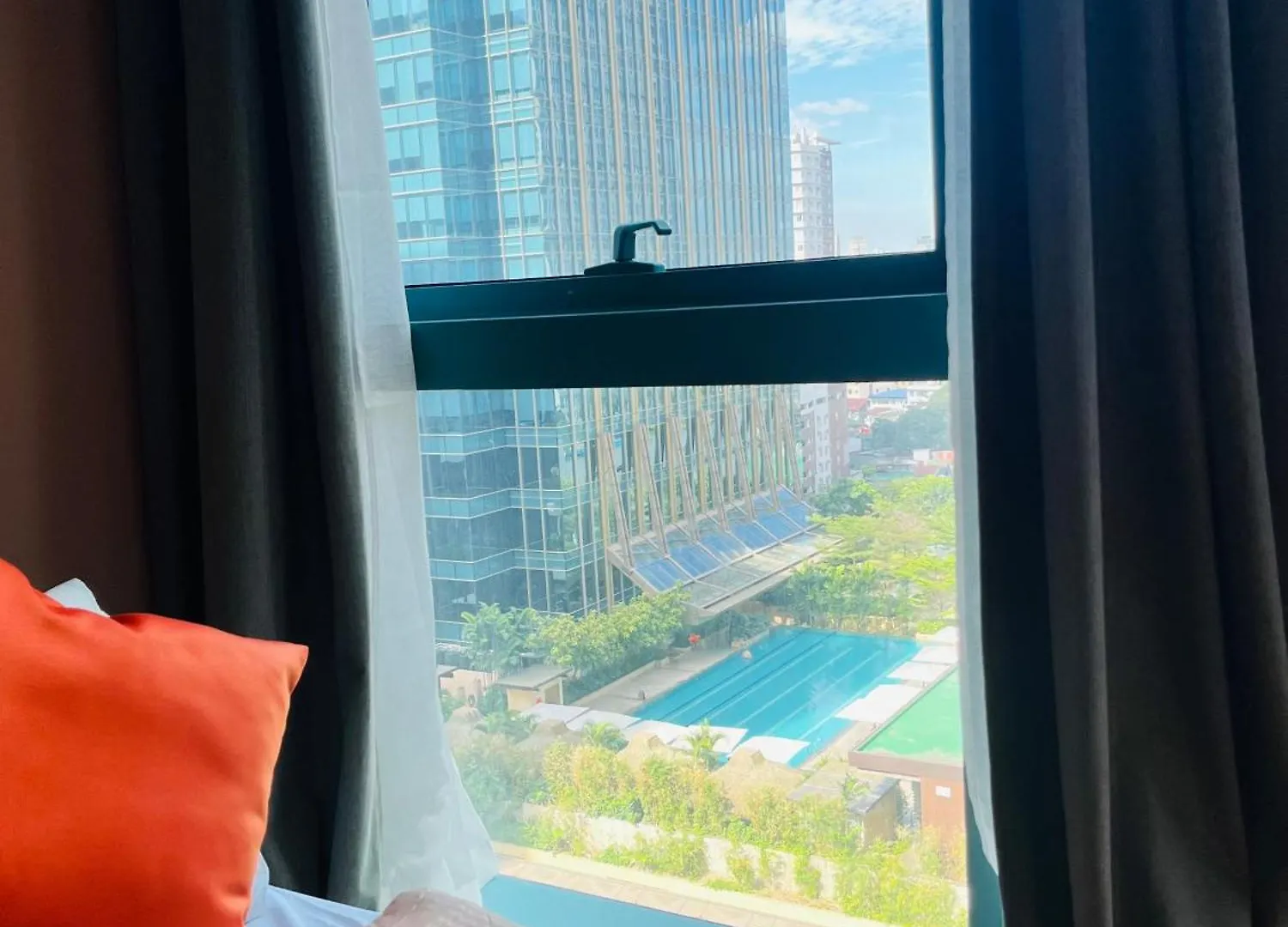 Bgc Simple Elegant 300Mbps Wifi,Pool,Netflix Lejlighed Manila 0*,  Filippinerne