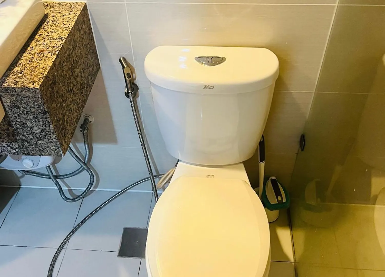 Bgc Simple Elegant 300Mbps Wifi,Pool,Netflix Apartment Manila Philippines
